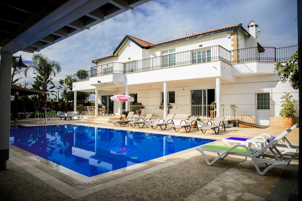 Papas Family Villa Παραλίμνι Δωμάτιο φωτογραφία